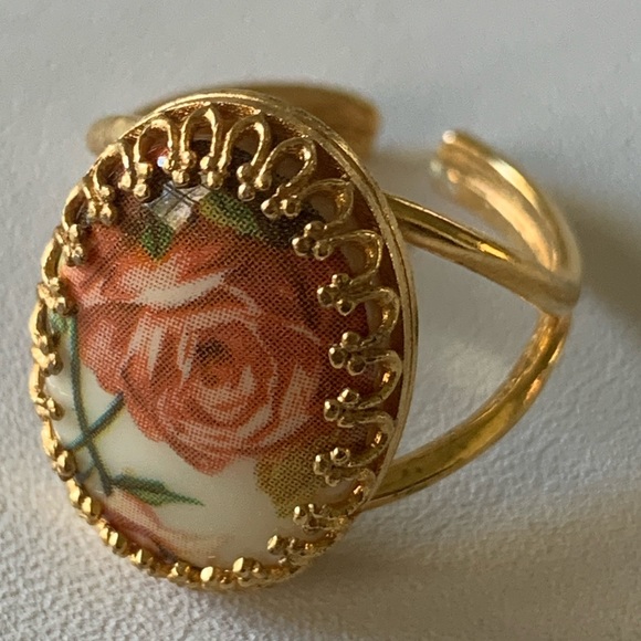Ring Rose porcelain - Picture 2 of 12